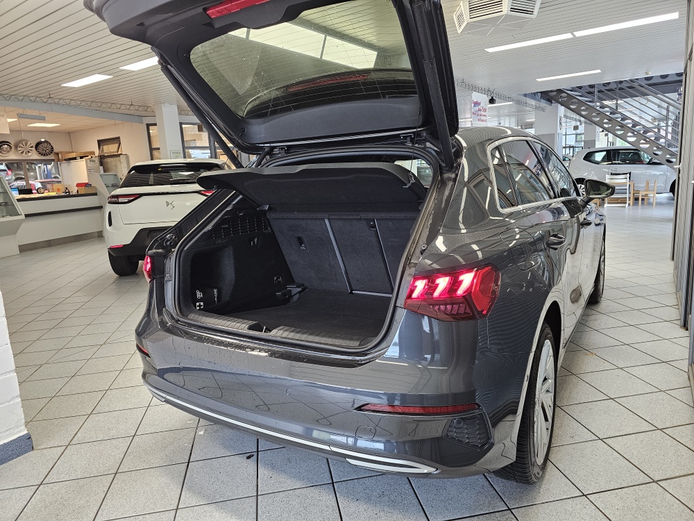 Audi A3 Sportback  bei Hoffmann Automobile in Wolfsburg kaufen und sofort mitnehmen - Bild 2