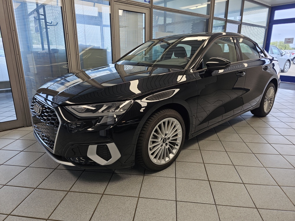 Audi A3 Limousine  für nur 22.650,- € bei Hoffmann Automobile in Wolfsburg kaufen und sofort mitnehmen