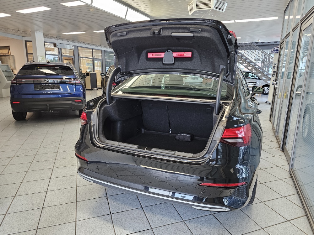 Audi A3 Limousine  bei Hoffmann Automobile in Wolfsburg kaufen und sofort mitnehmen - Bild 2