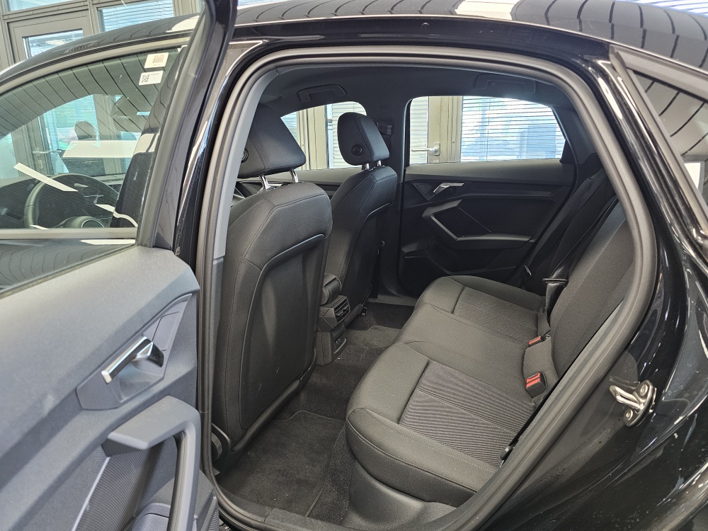 Audi A3 Limousine  bei Hoffmann Automobile in Wolfsburg kaufen und sofort mitnehmen - Bild 4