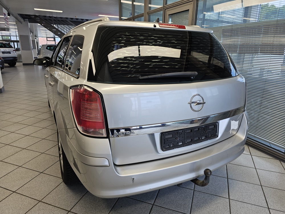 Opel Astra Caravan  bei Hoffmann Automobile in Wolfsburg kaufen und sofort mitnehmen - Bild 4