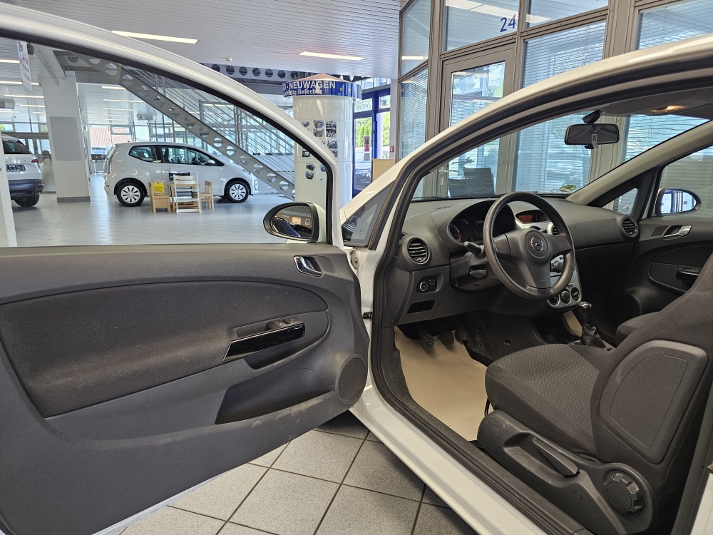 Opel Corsa  bei Hoffmann Automobile in Wolfsburg kaufen und sofort mitnehmen - Bild 10