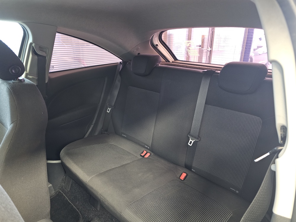 Opel Corsa  bei Hoffmann Automobile in Wolfsburg kaufen und sofort mitnehmen - Bild 4