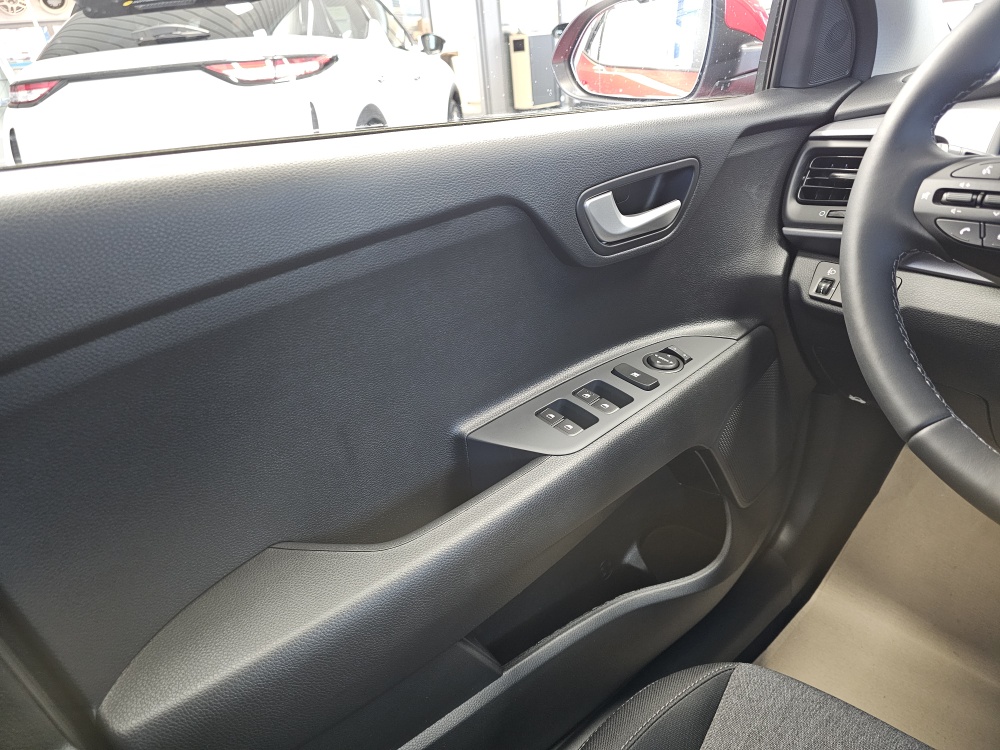 Kia Stonic bei Hoffmann Automobile in Wolfsburg kaufen und sofort mitnehmen - Bild 22