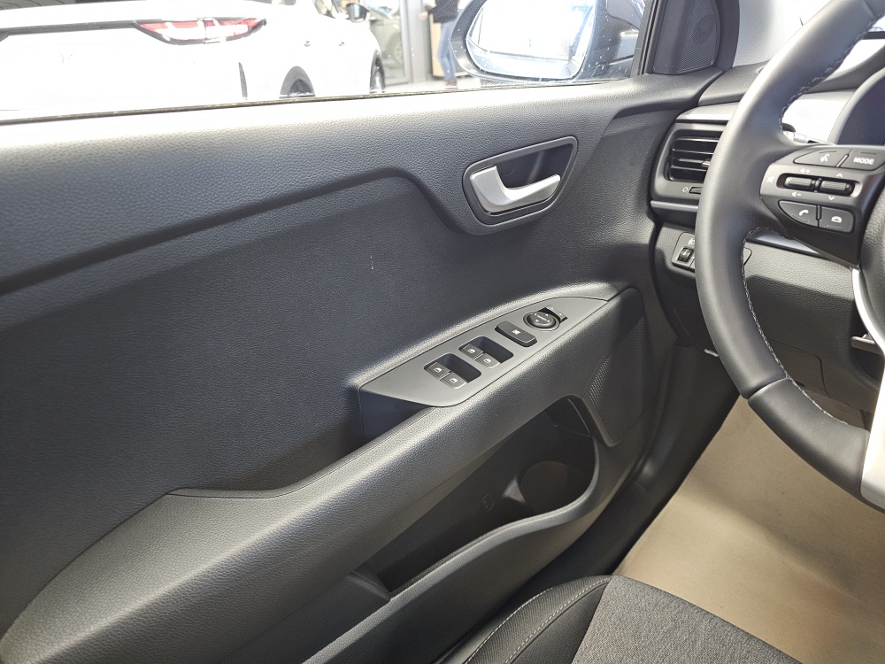 Kia Stonic bei Hoffmann Automobile in Wolfsburg kaufen und sofort mitnehmen - Bild 21