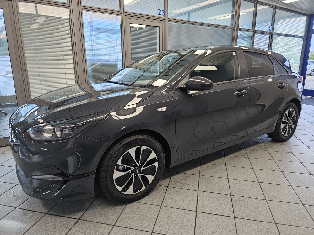 Kia Ceed  bei Hoffmann Automobile in Wolfsburg kaufen und sofort mitnehmen - Bild 1