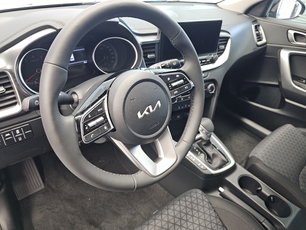 Kia Ceed  bei Hoffmann Automobile in Wolfsburg kaufen und sofort mitnehmen - Bild 11