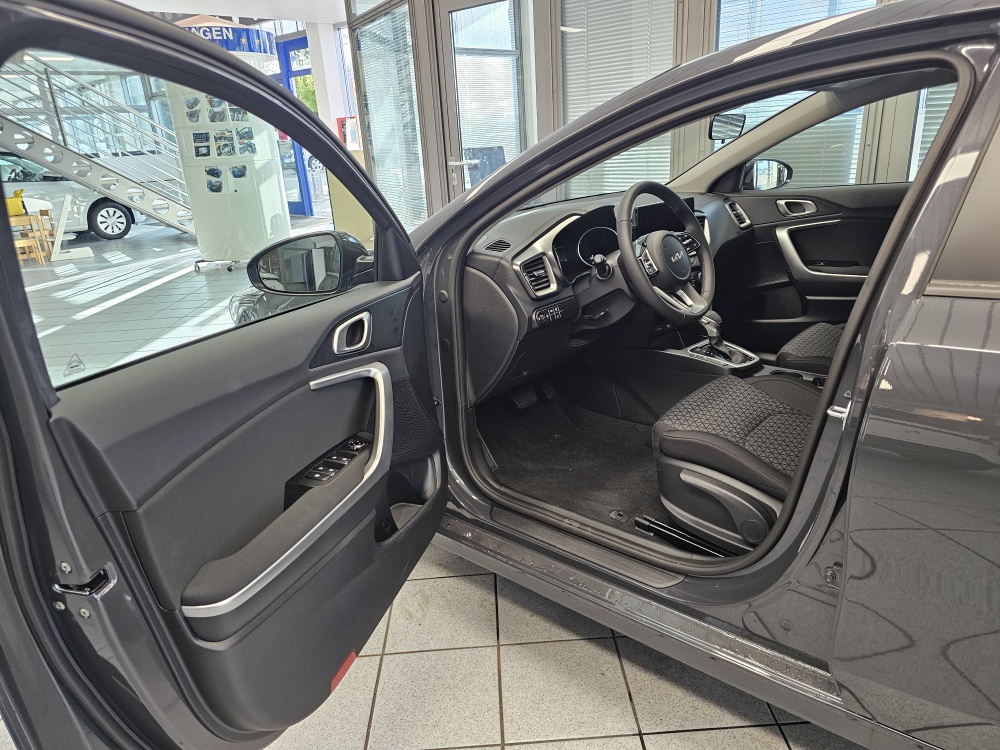 Kia Ceed  bei Hoffmann Automobile in Wolfsburg kaufen und sofort mitnehmen - Bild 12