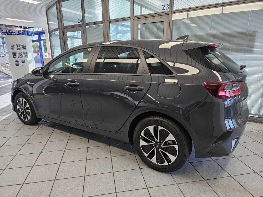 Kia Ceed  bei Hoffmann Automobile in Wolfsburg kaufen und sofort mitnehmen - Bild 13