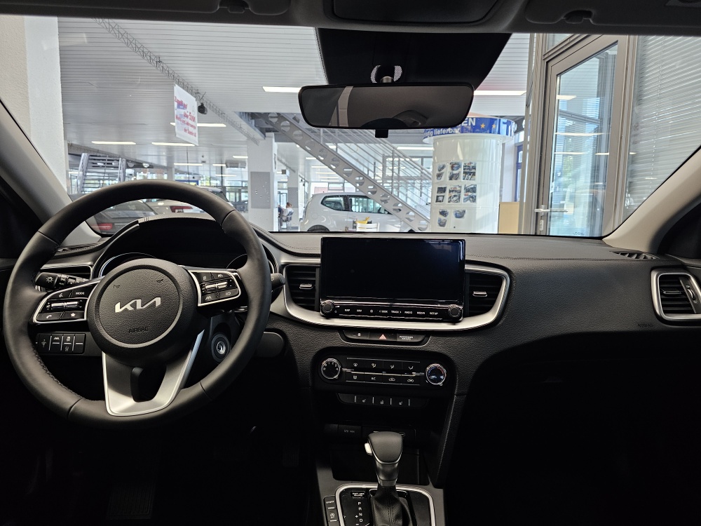 Kia Ceed  bei Hoffmann Automobile in Wolfsburg kaufen und sofort mitnehmen - Bild 3