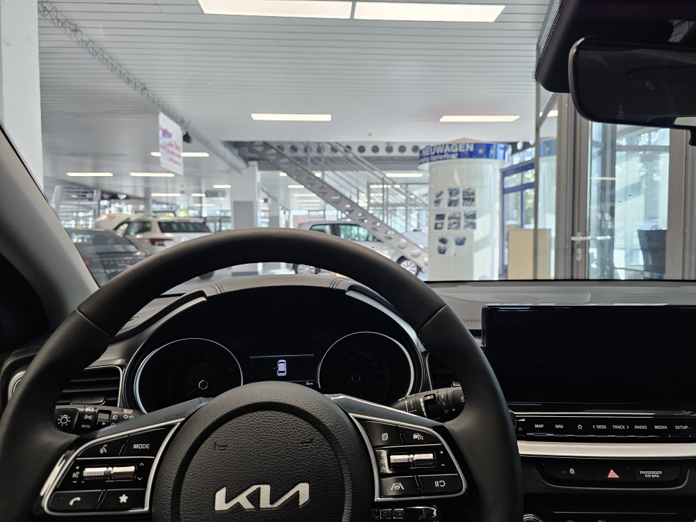 Kia Ceed  bei Hoffmann Automobile in Wolfsburg kaufen und sofort mitnehmen - Bild 8