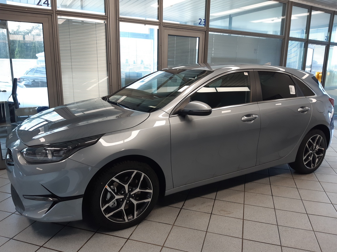 Kia Ceed  für nur 24.750,- € bei Hoffmann Automobile in Wolfsburg kaufen und sofort mitnehmen