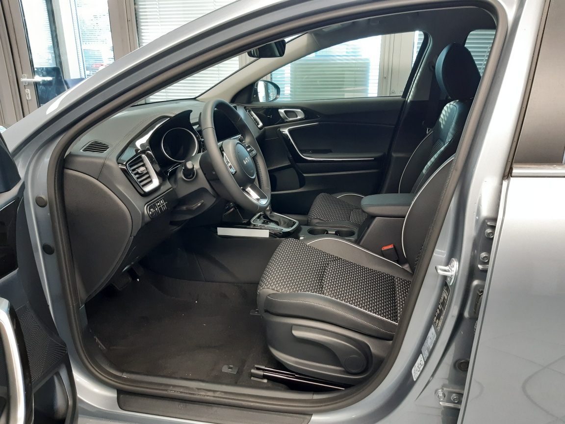 Kia Ceed  bei Hoffmann Automobile in Wolfsburg kaufen und sofort mitnehmen - Bild 10