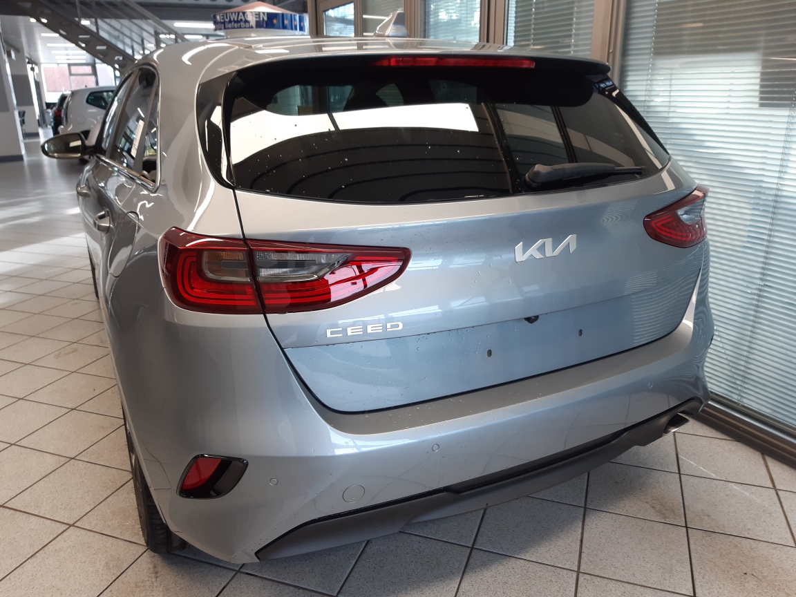 Kia Ceed  bei Hoffmann Automobile in Wolfsburg kaufen und sofort mitnehmen - Bild 2