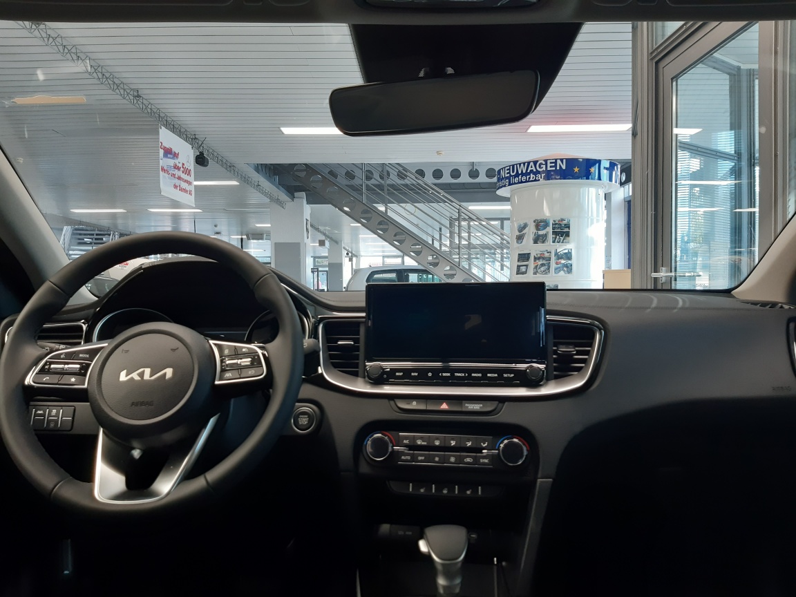 Kia Ceed  bei Hoffmann Automobile in Wolfsburg kaufen und sofort mitnehmen - Bild 3