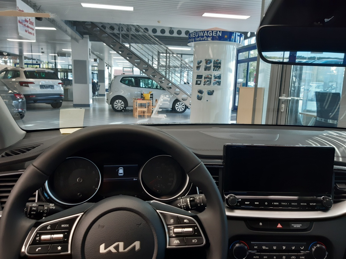 Kia Ceed  bei Hoffmann Automobile in Wolfsburg kaufen und sofort mitnehmen - Bild 9