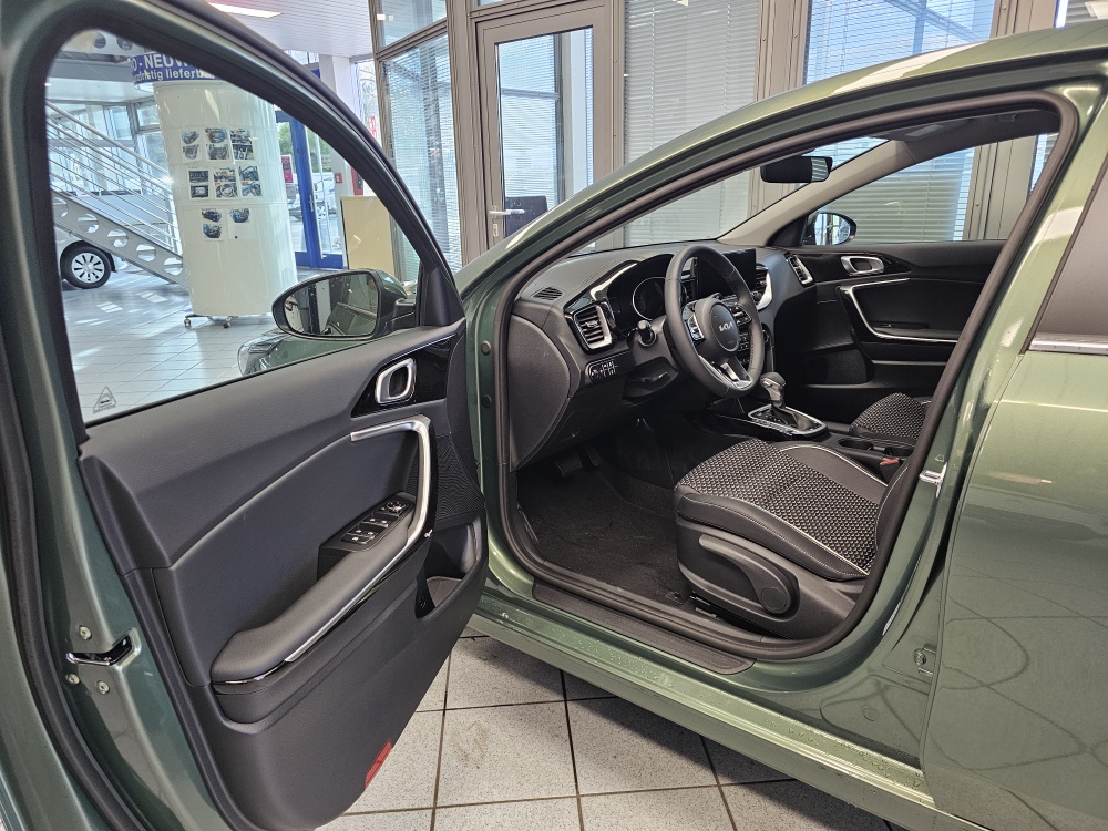 Kia Ceed  bei Hoffmann Automobile in Wolfsburg kaufen und sofort mitnehmen - Bild 12