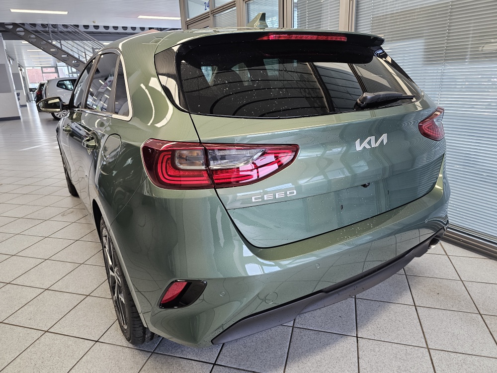 Kia Ceed  bei Hoffmann Automobile in Wolfsburg kaufen und sofort mitnehmen - Bild 2