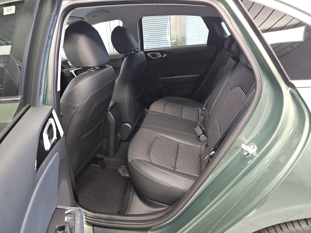 Kia Ceed  bei Hoffmann Automobile in Wolfsburg kaufen und sofort mitnehmen - Bild 5