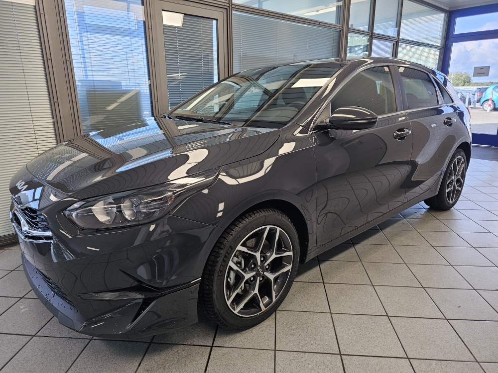 Kia Ceed  für nur 24.750,- € bei Hoffmann Automobile in Wolfsburg kaufen und sofort mitnehmen