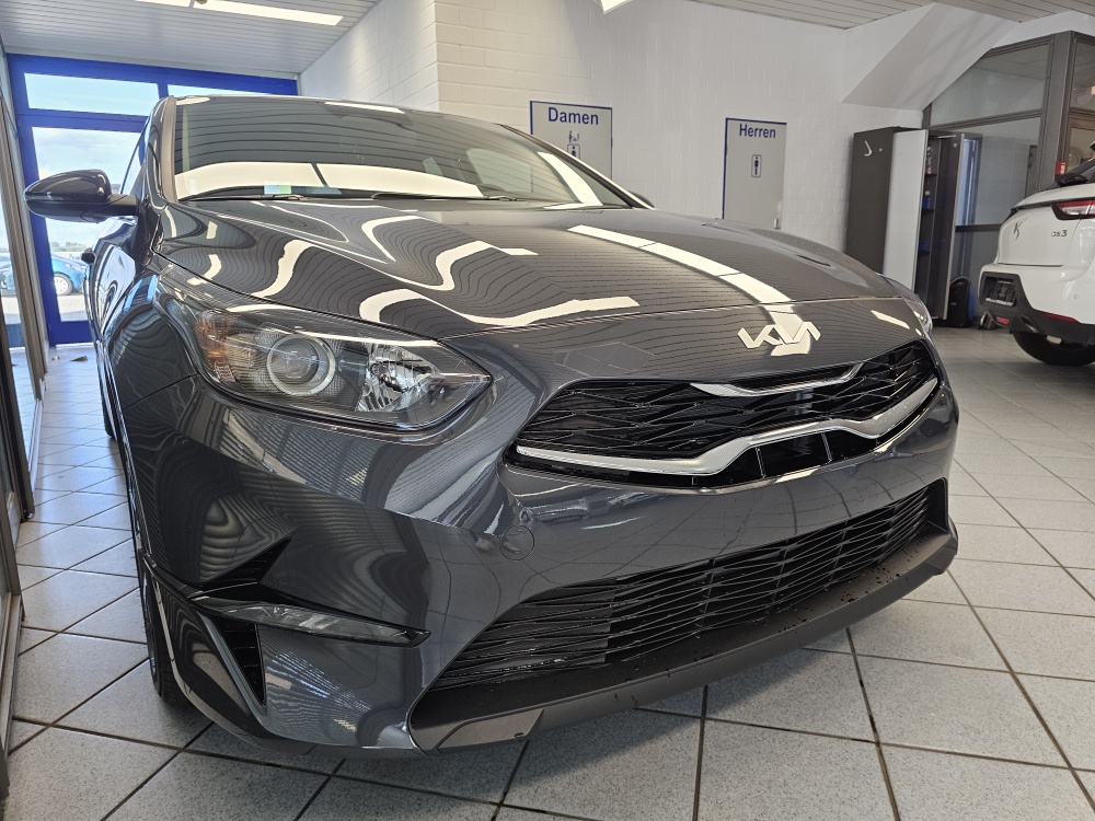 Kia Ceed  bei Hoffmann Automobile in Wolfsburg kaufen und sofort mitnehmen - Bild 16