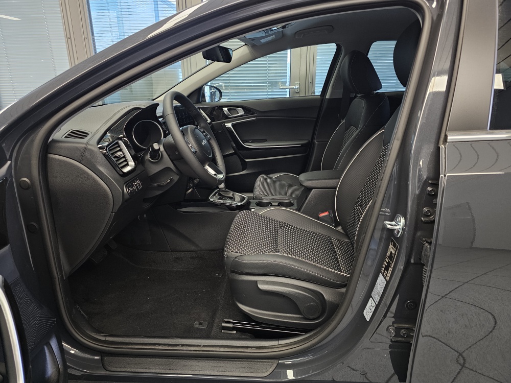 Kia Ceed  bei Hoffmann Automobile in Wolfsburg kaufen und sofort mitnehmen - Bild 9