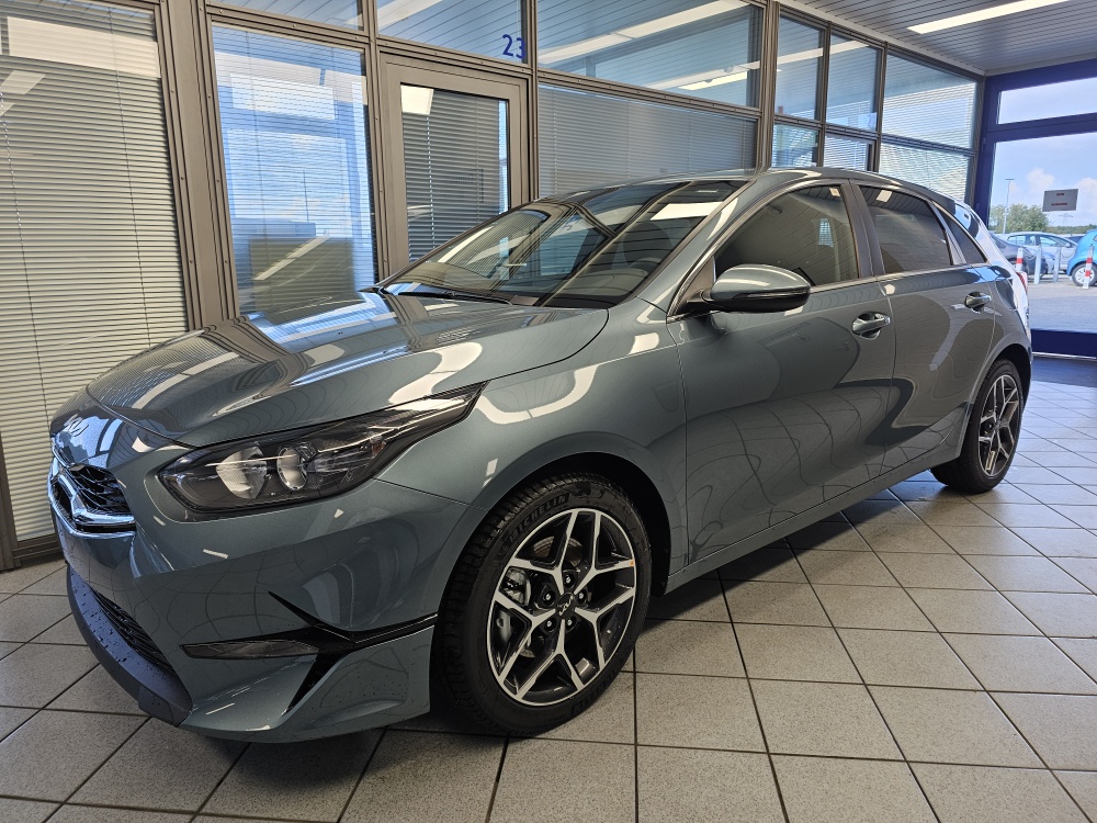 Kia Ceed  für nur 24.750,- € bei Hoffmann Automobile in Wolfsburg kaufen und sofort mitnehmen