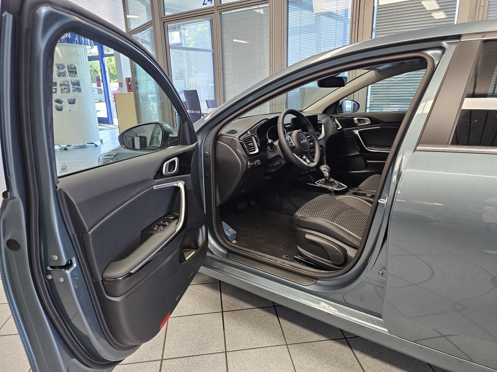 Kia Ceed  bei Hoffmann Automobile in Wolfsburg kaufen und sofort mitnehmen - Bild 13