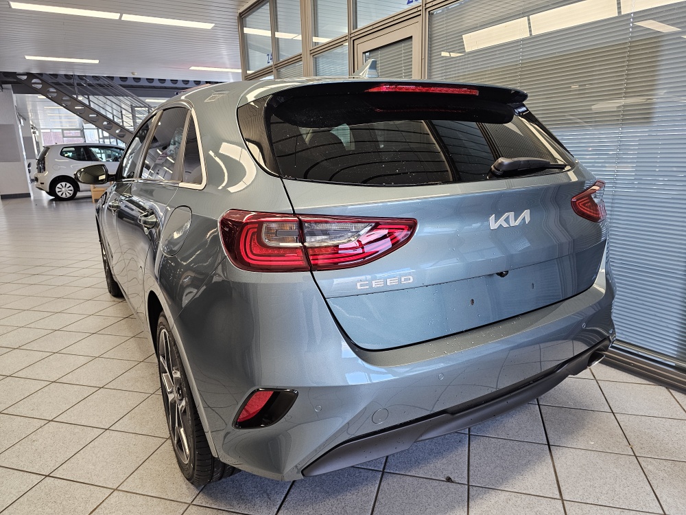Kia Ceed  bei Hoffmann Automobile in Wolfsburg kaufen und sofort mitnehmen - Bild 2