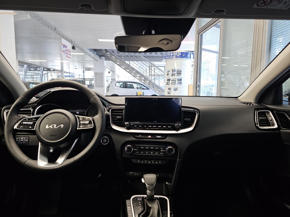 Kia Ceed  bei Hoffmann Automobile in Wolfsburg kaufen und sofort mitnehmen - Bild 3