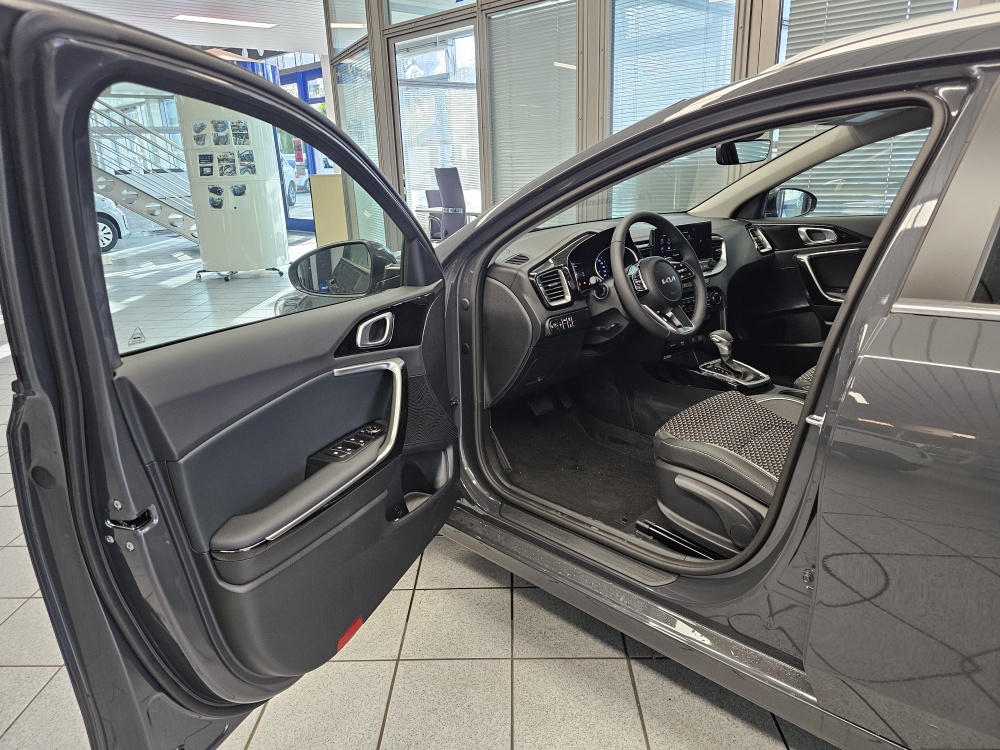 Kia Ceed  bei Hoffmann Automobile in Wolfsburg kaufen und sofort mitnehmen - Bild 14