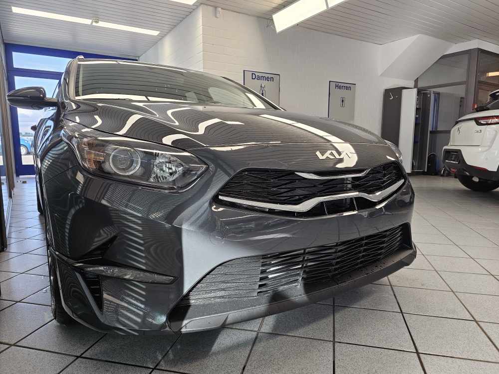 Kia Ceed  bei Hoffmann Automobile in Wolfsburg kaufen und sofort mitnehmen - Bild 16