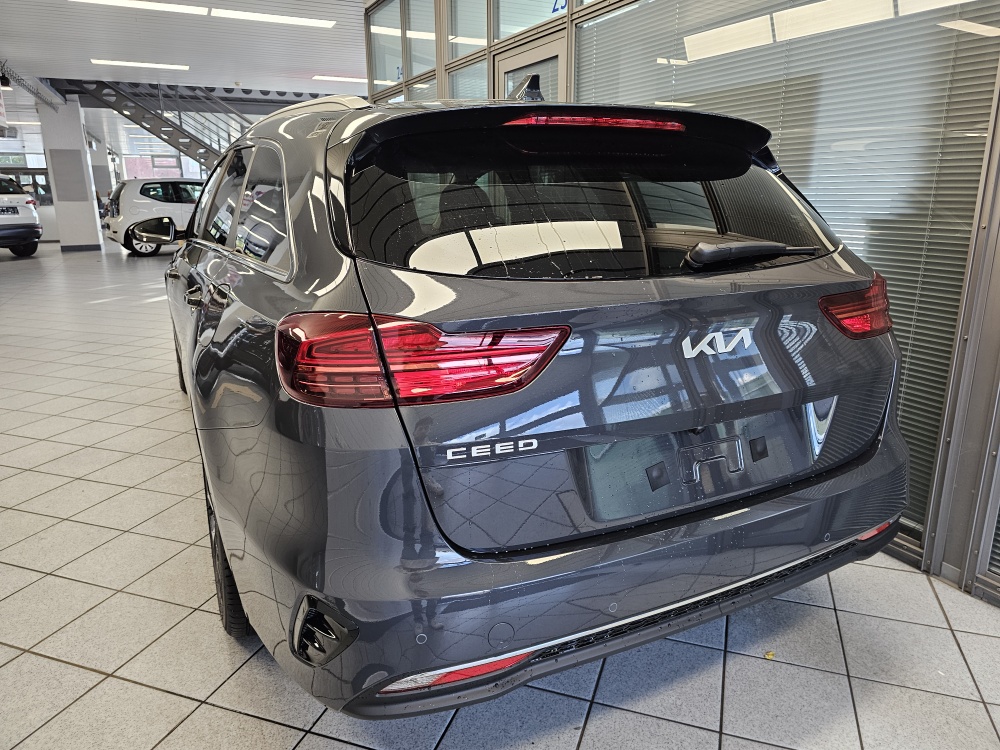 Kia Ceed  bei Hoffmann Automobile in Wolfsburg kaufen und sofort mitnehmen - Bild 2