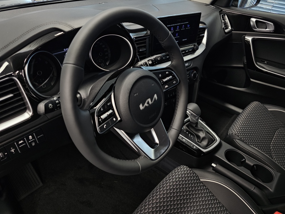 Kia Ceed  bei Hoffmann Automobile in Wolfsburg kaufen und sofort mitnehmen - Bild 13