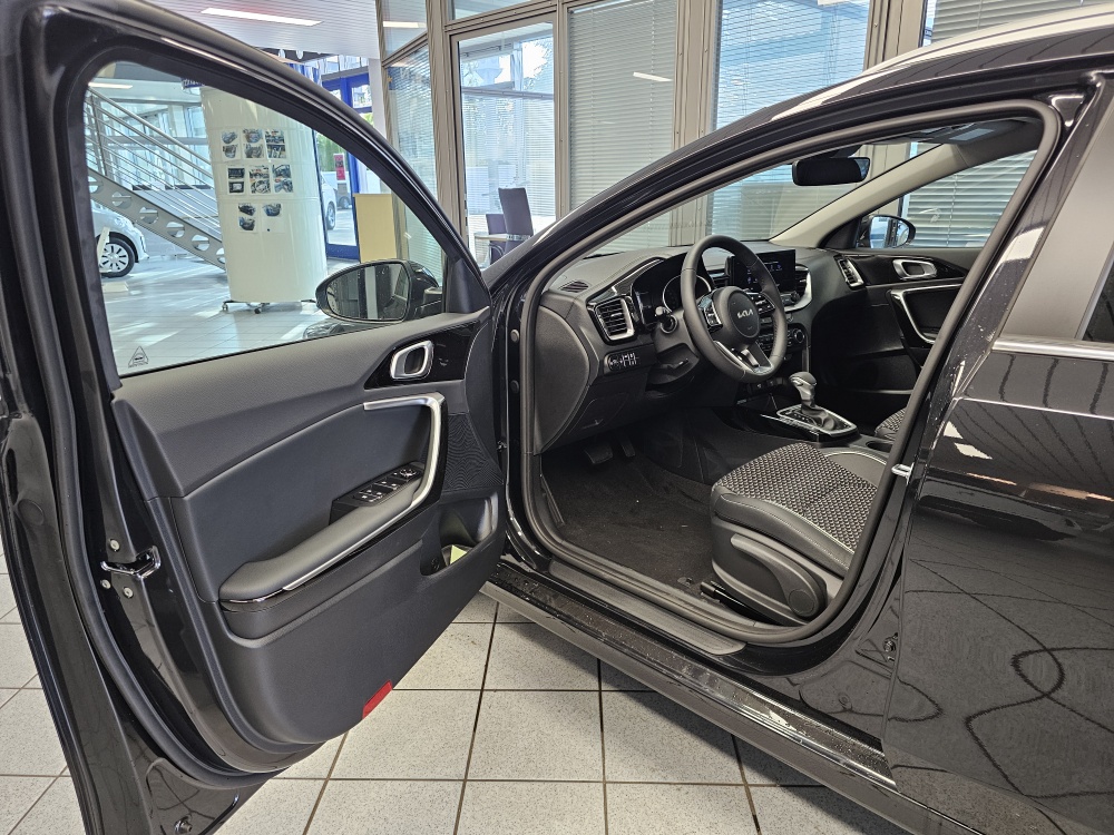 Kia Ceed  bei Hoffmann Automobile in Wolfsburg kaufen und sofort mitnehmen - Bild 14