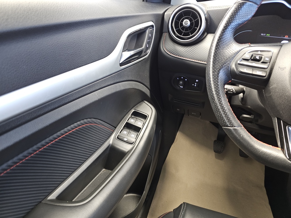MG ZS  bei Hoffmann Automobile in Wolfsburg kaufen und sofort mitnehmen - Bild 16