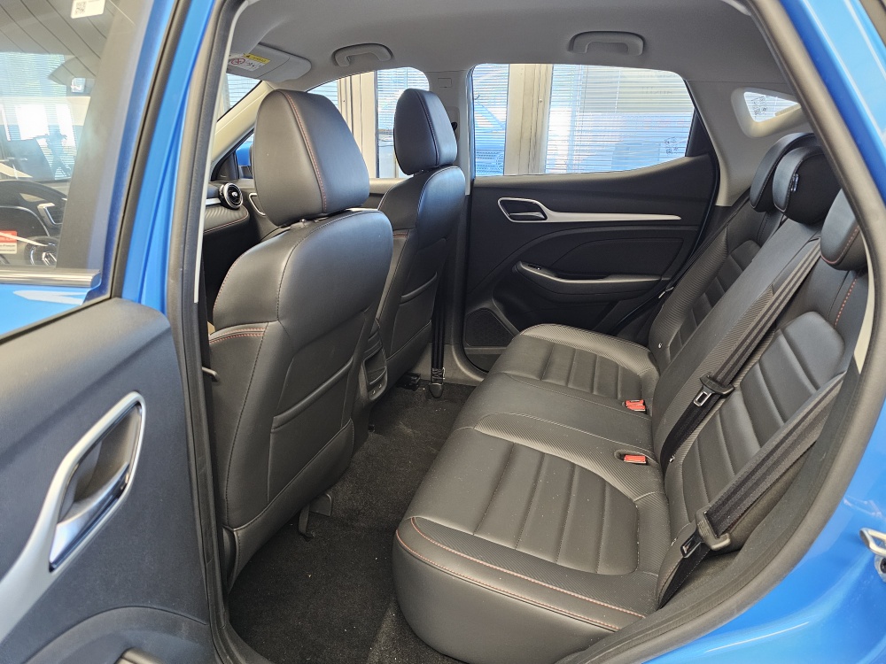 MG ZS  bei Hoffmann Automobile in Wolfsburg kaufen und sofort mitnehmen - Bild 4