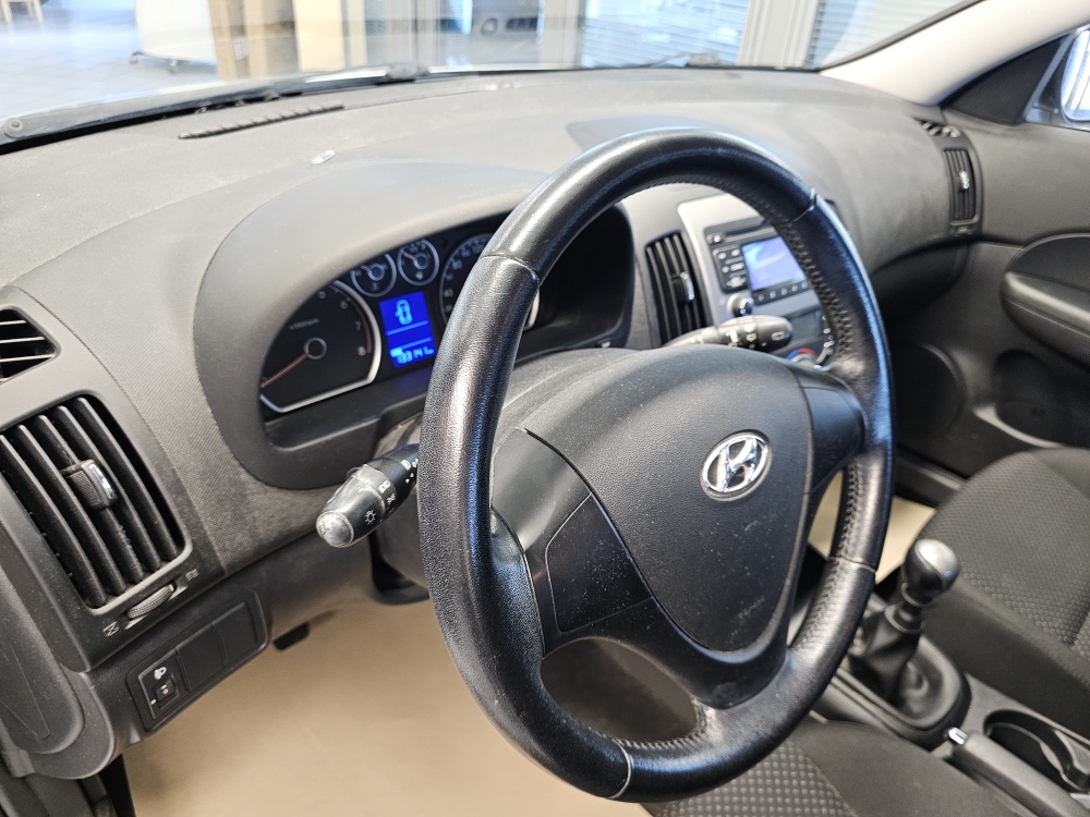 Hyundai i30  bei Hoffmann Automobile in Wolfsburg kaufen und sofort mitnehmen - Bild 11