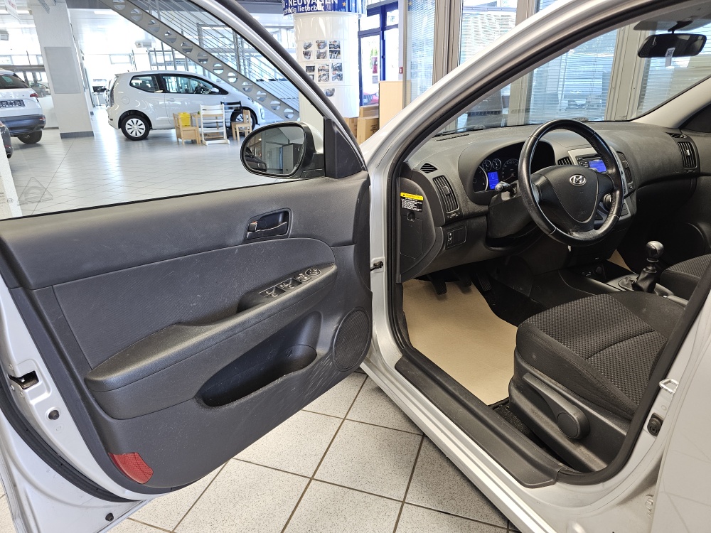 Hyundai i30  bei Hoffmann Automobile in Wolfsburg kaufen und sofort mitnehmen - Bild 13