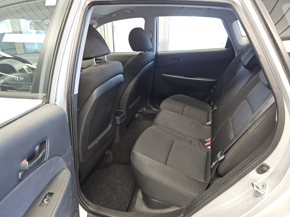 Hyundai i30  bei Hoffmann Automobile in Wolfsburg kaufen und sofort mitnehmen - Bild 4