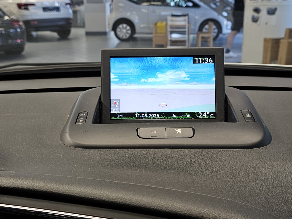 Peugeot 3008  bei Hoffmann Automobile in Wolfsburg kaufen und sofort mitnehmen - Bild 12