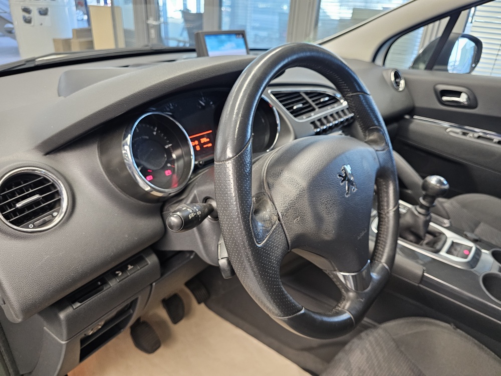 Peugeot 3008  bei Hoffmann Automobile in Wolfsburg kaufen und sofort mitnehmen - Bild 17