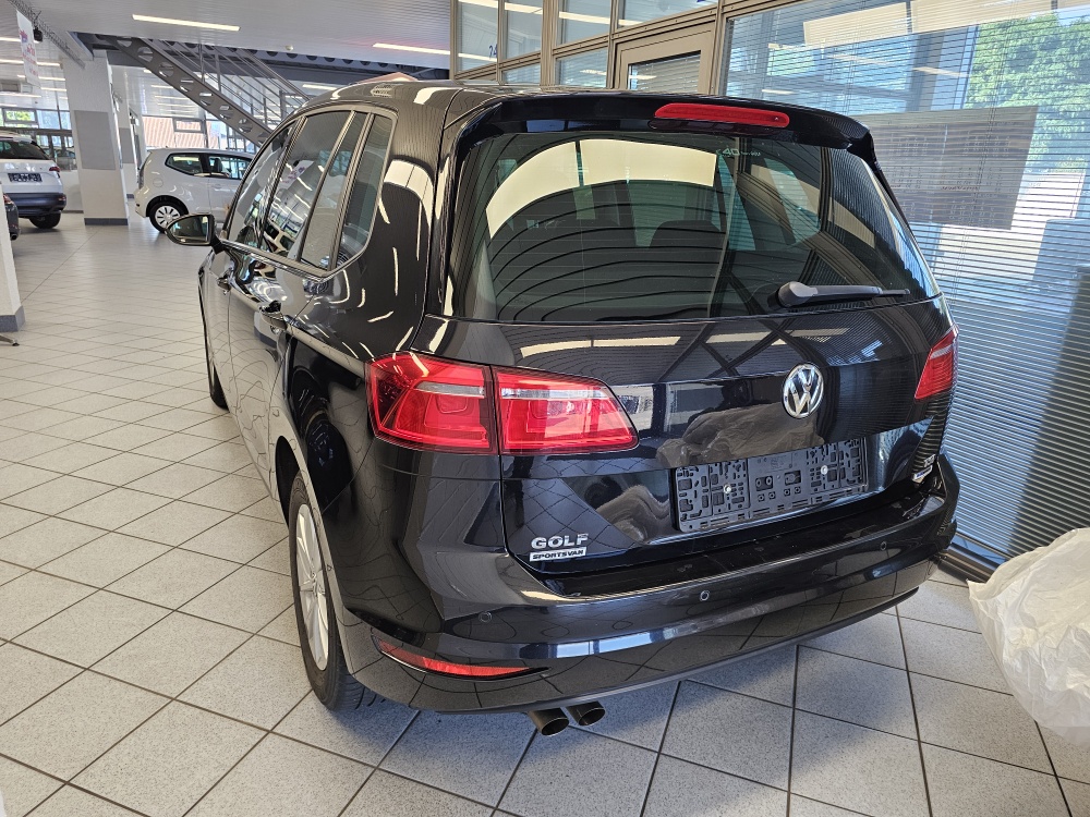 VW Golf Sportsvan  bei Hoffmann Automobile in Wolfsburg kaufen und sofort mitnehmen - Bild 4
