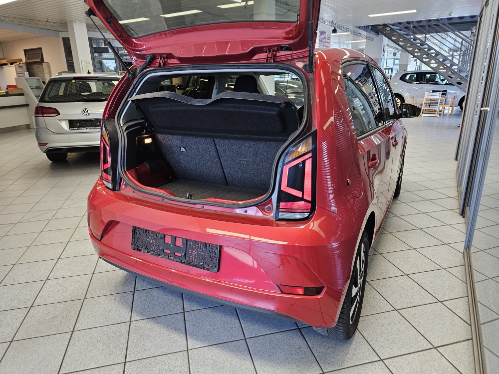 VW up! move up! für nur 12.490,- € bei Hoffmann Automobile in Wolfsburg kaufen und sofort mitnehmen