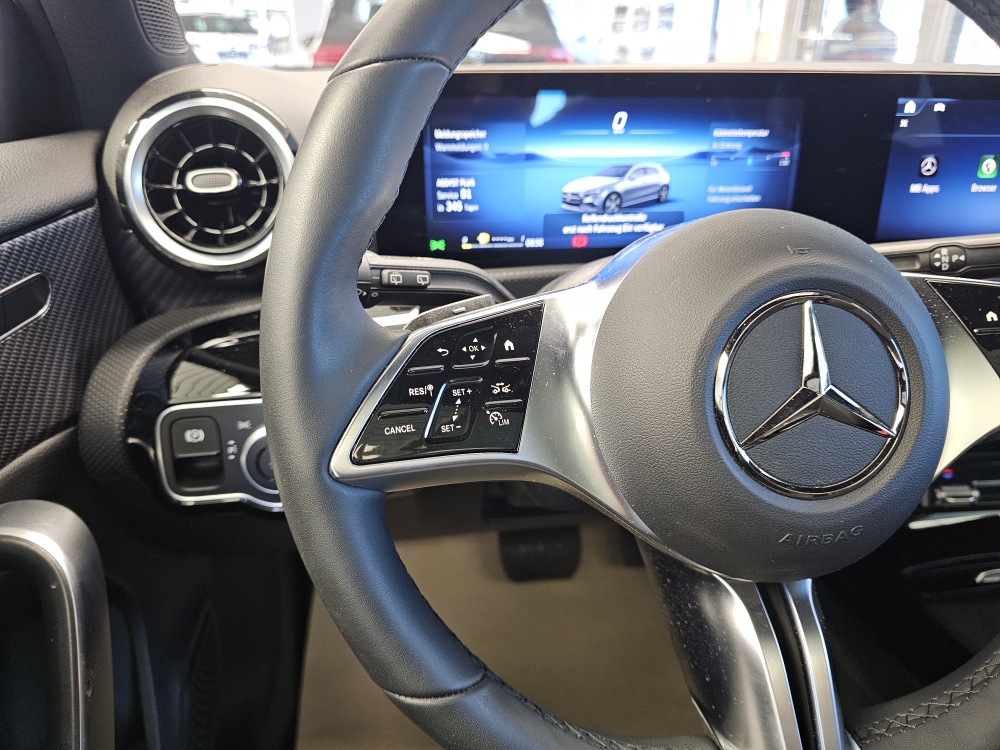 Mercedes-Benz A 200  bei Hoffmann Automobile in Wolfsburg kaufen und sofort mitnehmen - Bild 18