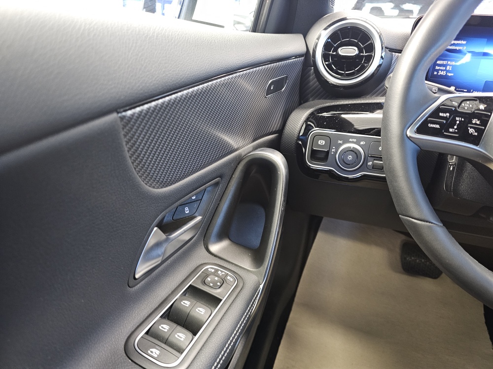 Mercedes-Benz A 200  bei Hoffmann Automobile in Wolfsburg kaufen und sofort mitnehmen - Bild 19