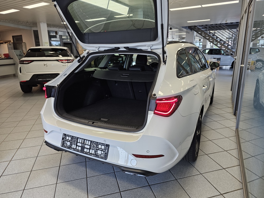 Cupra Leon Sportstourer  bei Hoffmann Automobile in Wolfsburg kaufen und sofort mitnehmen - Bild 2