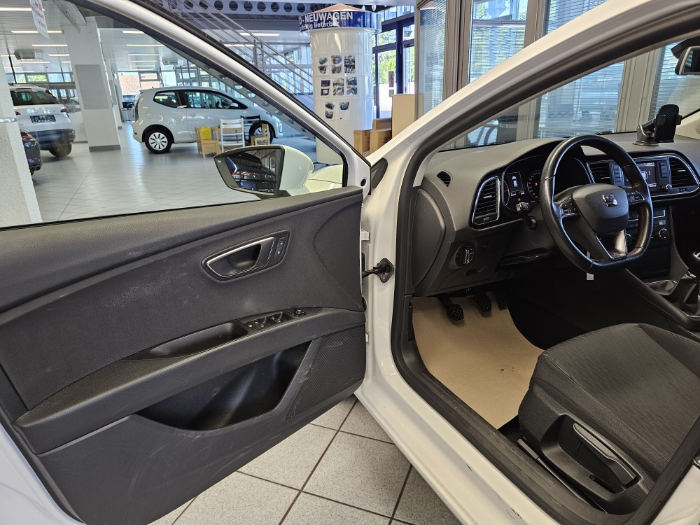Seat Leon  bei Hoffmann Automobile in Wolfsburg kaufen und sofort mitnehmen - Bild 19