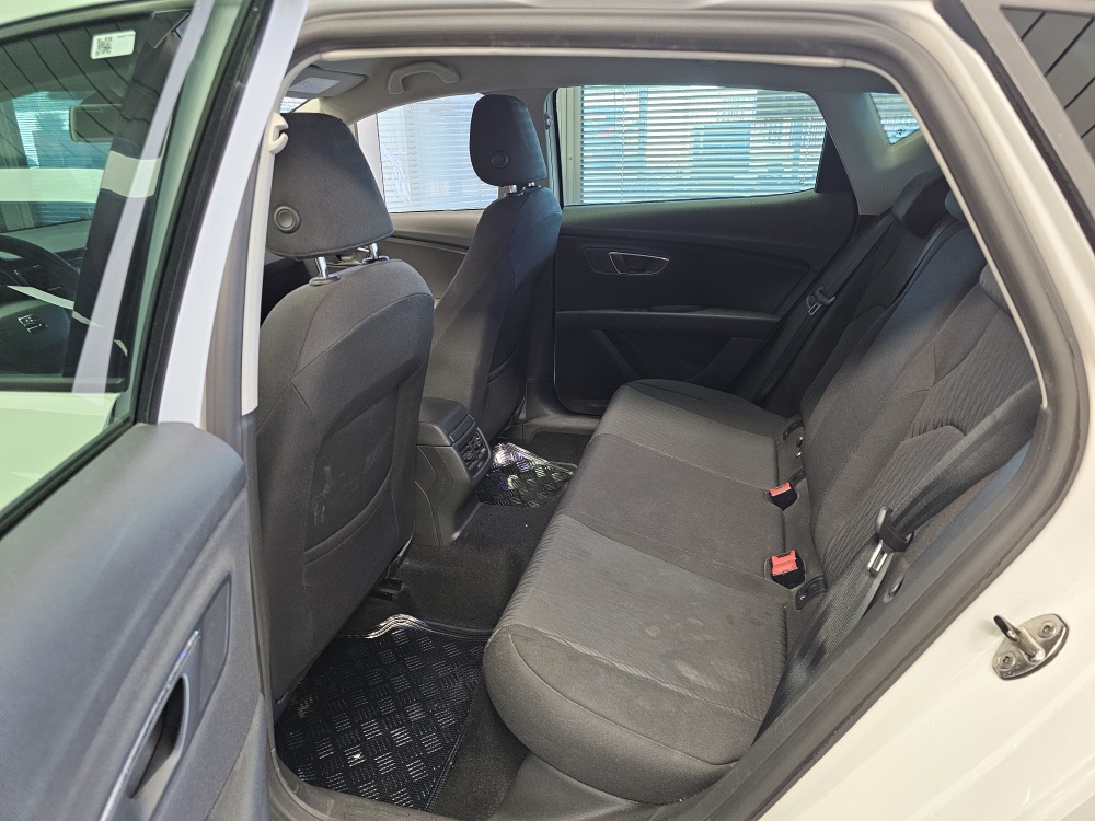 Seat Leon  bei Hoffmann Automobile in Wolfsburg kaufen und sofort mitnehmen - Bild 4