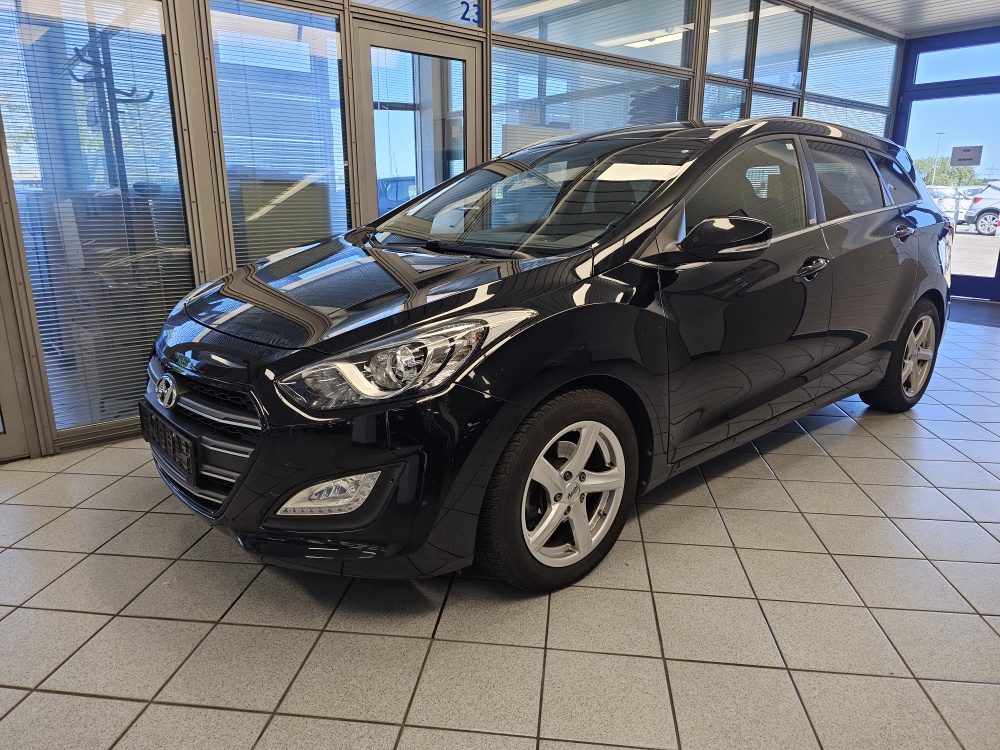 Hyundai i30 Kombi Comfort für nur 9.900,- € bei Hoffmann Automobile in Wolfsburg kaufen und sofort mitnehmen